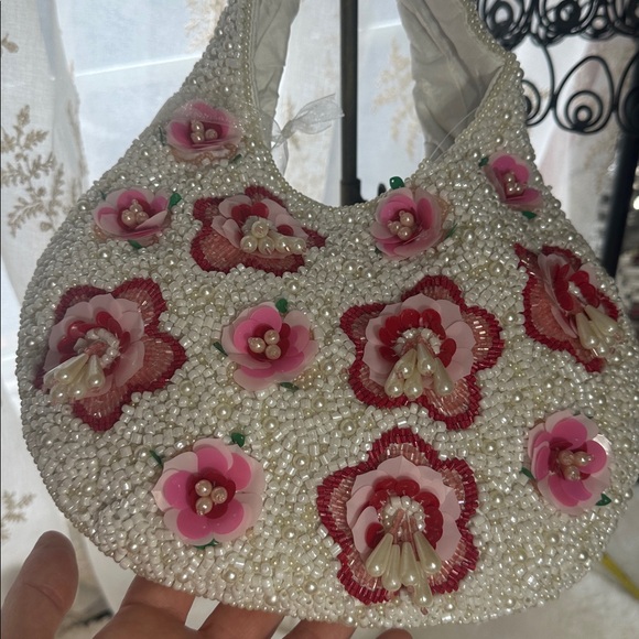 Made in India white beaded pink and red beaded hand bag - Picture 3 of 6